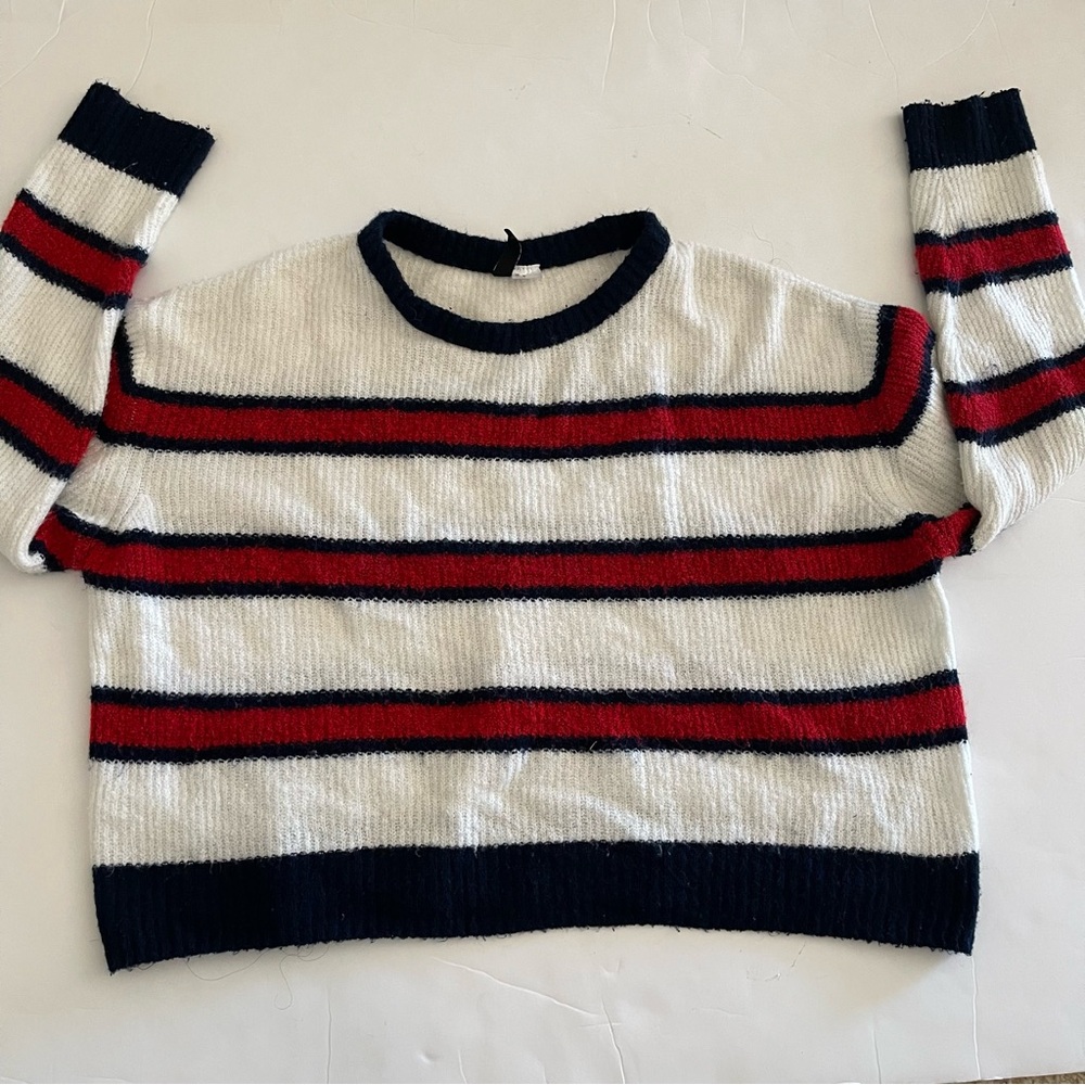 H&M Divided Red and White Multicolor Knit Top